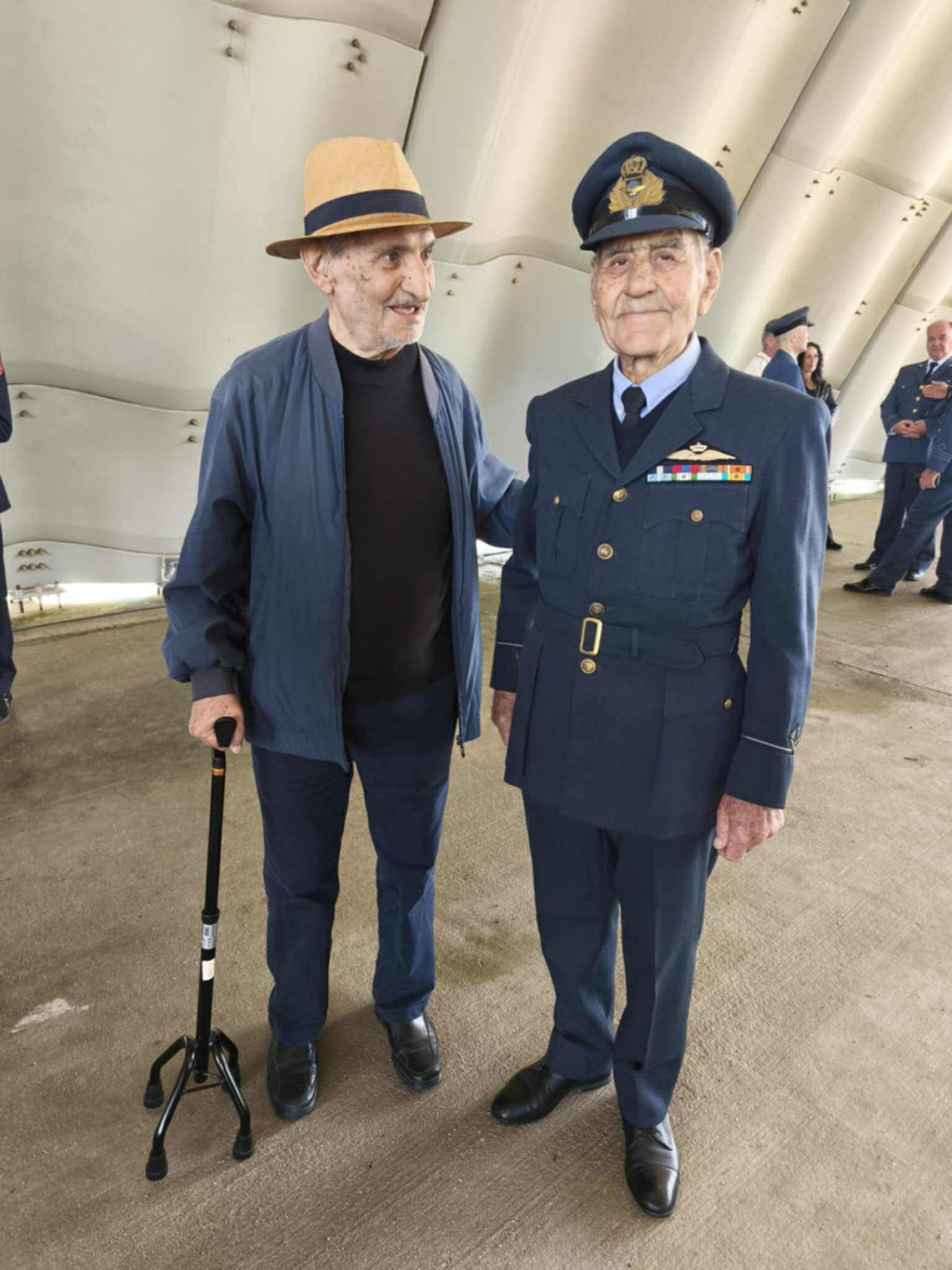 Βραβεύτηκε στη Ρόδο ο 94χρονος Φώτης Μαριάς, ο τελευταίος επιζών αεροπόρος από τον πόλεμο της Κορέας