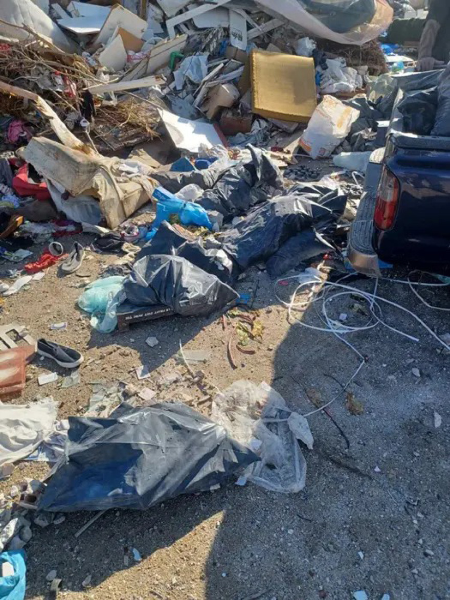 Θεσσαλονίκη: 26 σακούλες με μπάζα θα άδειαζε ο πρώτος συλληφθείς για ρίψη ογκωδών απορριμμάτων σε δημόσιο χώρο - Δείτε φωτογραφίες