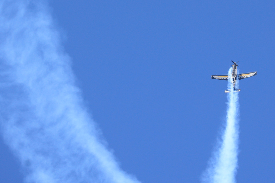 Εντυπωσιακές εικόνες από την γιορτή της Πολεμικής Αεροπορίας: Ελιγμοί μαχητικών αεροσκαφών, Rafale και F-16