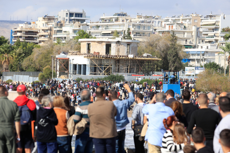 Εντυπωσιακές εικόνες από την γιορτή της Πολεμικής Αεροπορίας: Ελιγμοί μαχητικών αεροσκαφών, Rafale και F-16