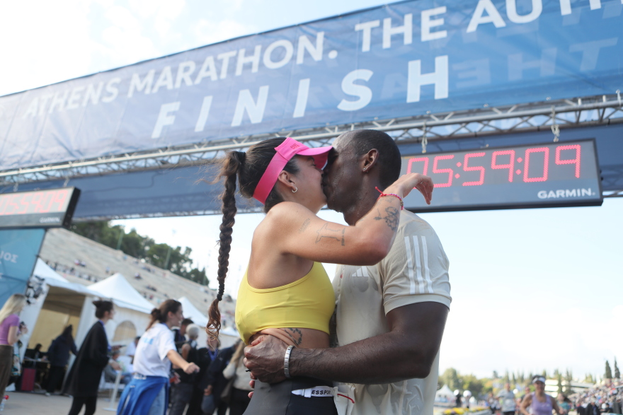 42ος Αυθεντικός Μαραθώνιος: To repeat του Καραΐσκου, η αφιέρωσή του, οι προτάσεις γάμου και ο... Αρχαίος Έλληνας