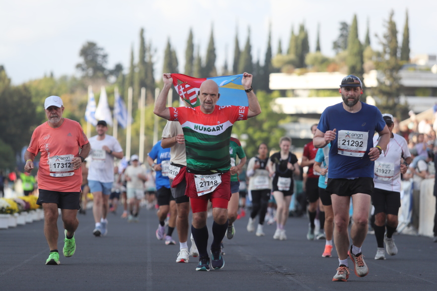 42ος Αυθεντικός Μαραθώνιος: To repeat του Καραΐσκου, η αφιέρωσή του, οι προτάσεις γάμου και ο... Αρχαίος Έλληνας