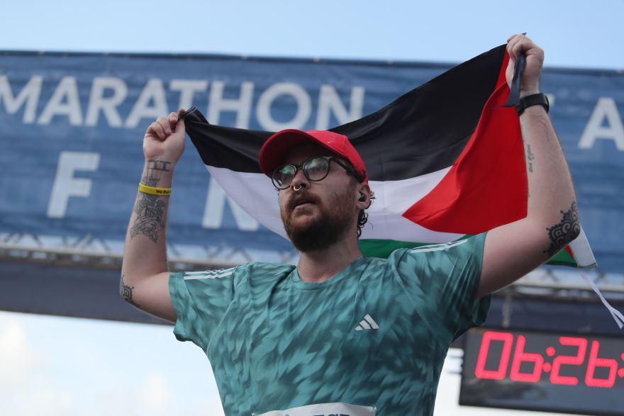 42ος Αυθεντικός Μαραθώνιος: To repeat του Καραΐσκου, η αφιέρωσή του, οι προτάσεις γάμου και ο... Αρχαίος Έλληνας