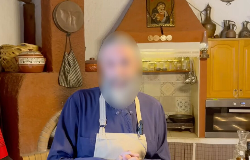 YouTuber, πρώην μοντέλο και αρχιεπίσκοπος των Παλαιοημερολογητών ο ρασοφόρος που συνελήφθη με 2 κιλά κοκαΐνης στη Ρόδο