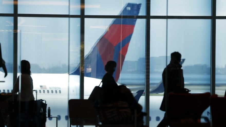 Travel Tuesday 2025: Η Black Friday των ταξιδιών κερδίζει έδαφος με εκπτώσεις έως 50% - Προσοχή στις «κρυφές» χρεώσεις
