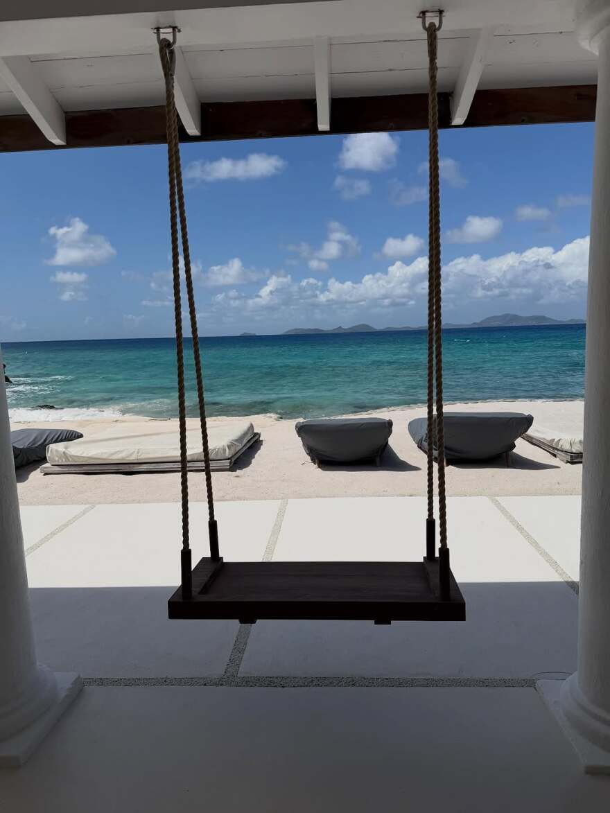 Η Κιμ Καρντάσιαν πόζαρε με μαγιό μετά την ανακοίνωση πως κόπηκε στις εξετάσεις του δικηγορικού συλλόγου
