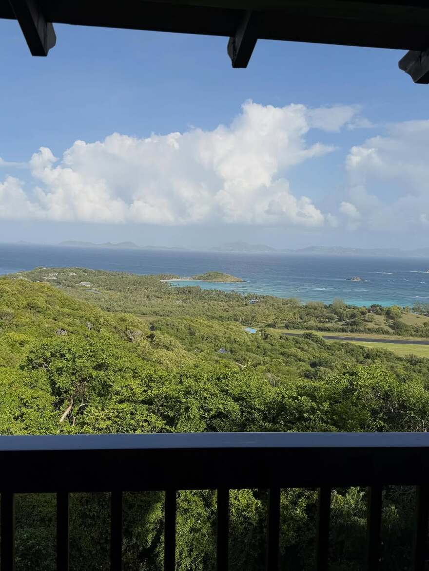 Η Κιμ Καρντάσιαν πόζαρε με μαγιό μετά την ανακοίνωση πως κόπηκε στις εξετάσεις του δικηγορικού συλλόγου
