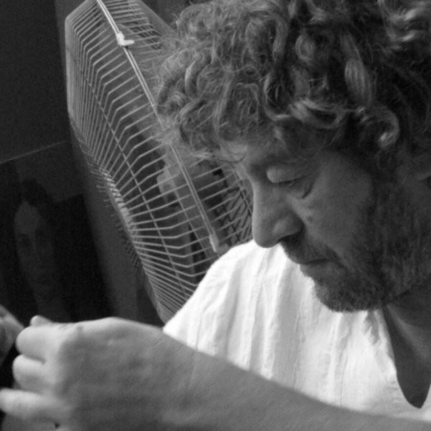 «Τέσσερις Εποχές»: Η νέα έκθεση του Κώστα Παπανικολάου στην Βιβλιοθήκη της Ελλάδος