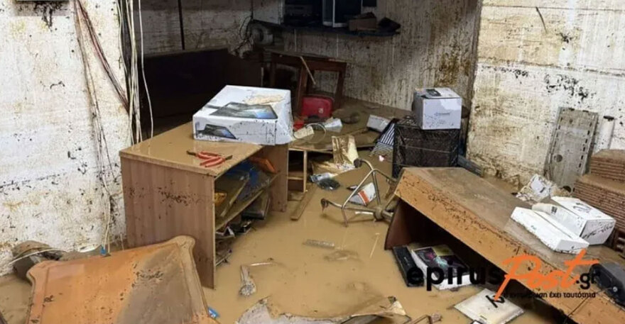 Καιρός: Προβλήματα στη Δυτική Ελλάδα από την κακοκαιρία - Πλημμύρισαν δρόμοι και σπίτια σε Αρκαδία, Βόνιτσα, Πρέβεζα, τις επόμενες ώρες βροχές στην Αττική