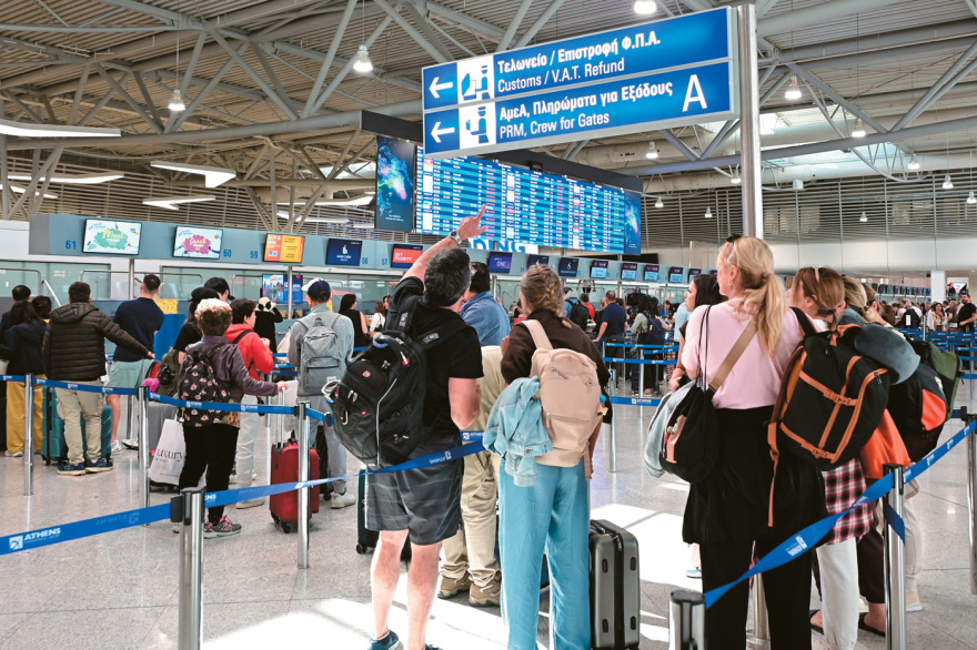 Οι Αμερικανοί προτίμησαν Αθήνα, Βρετανοί και Γερμανοί τα νησιά - Το top10 των ξένων που απογείωσαν τον τουρισμό