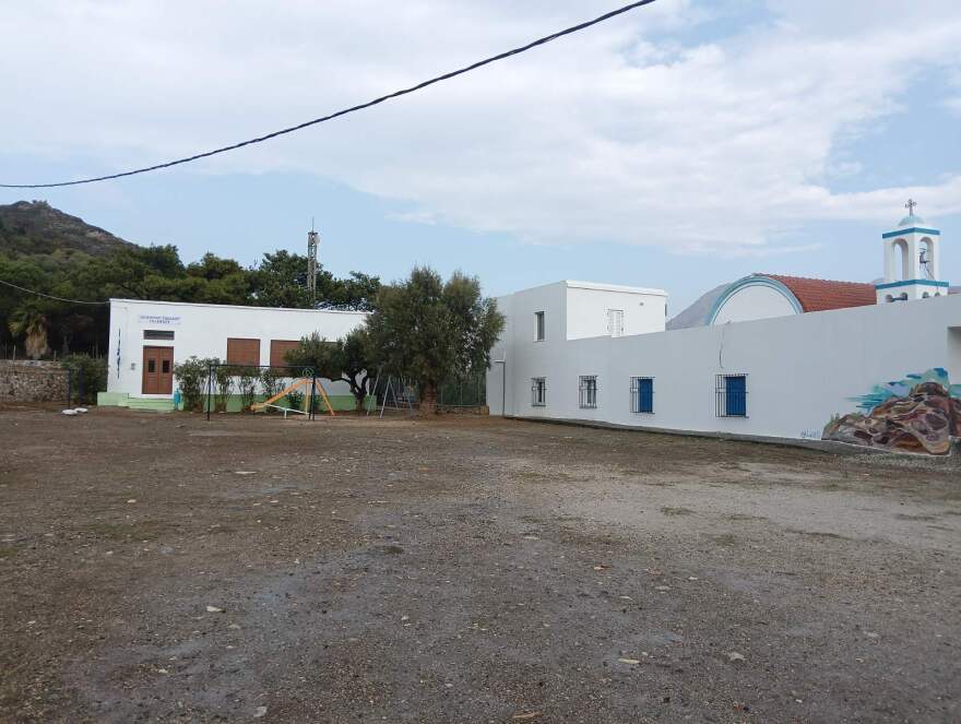 Νέος δάσκαλος για τους δύο μαθητές στην Τέλενδο: Όταν έμαθα ότι κλείνει το σχολείο, το είδα ως τεράστια ευκαιρία να πάω να το ανοίξω