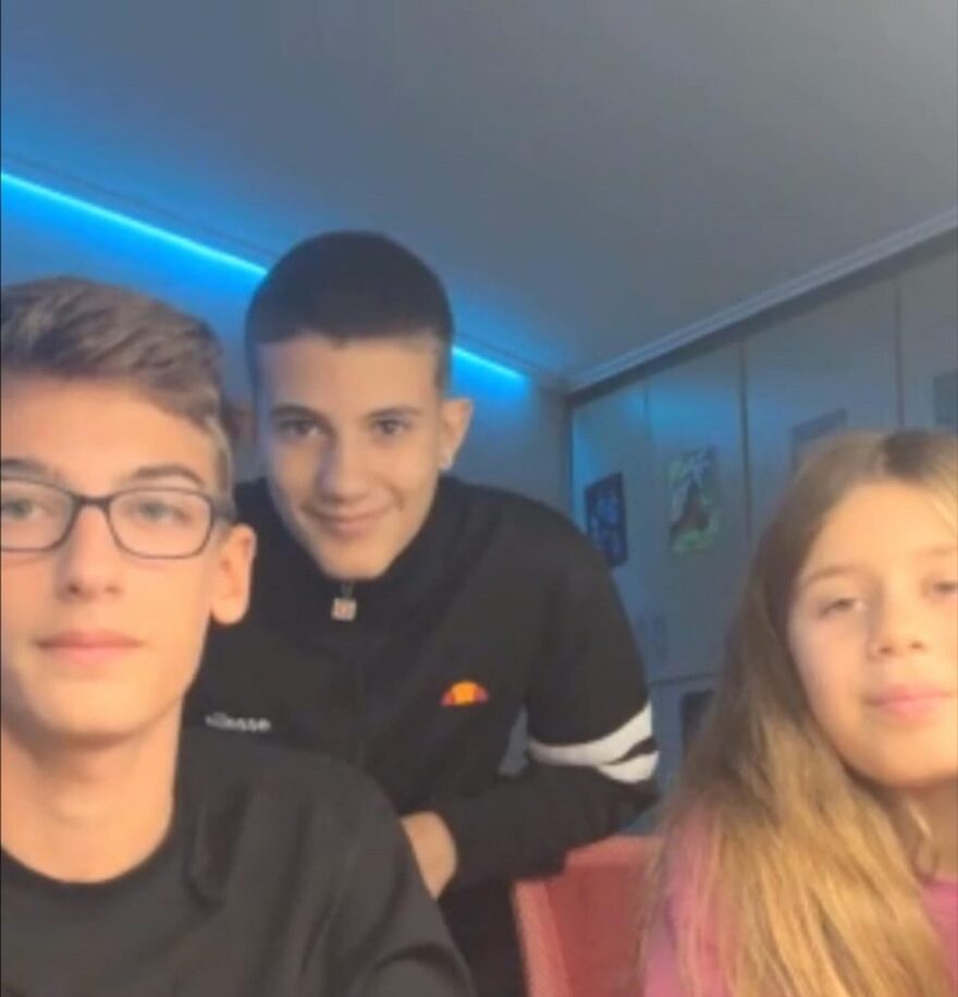 Τα παιδιά από τον Πύργο Ηλείας που κατακτούν τον κόσμο με την ταινία «Θα σε περιμένω σε κάθε διάλειμμα»