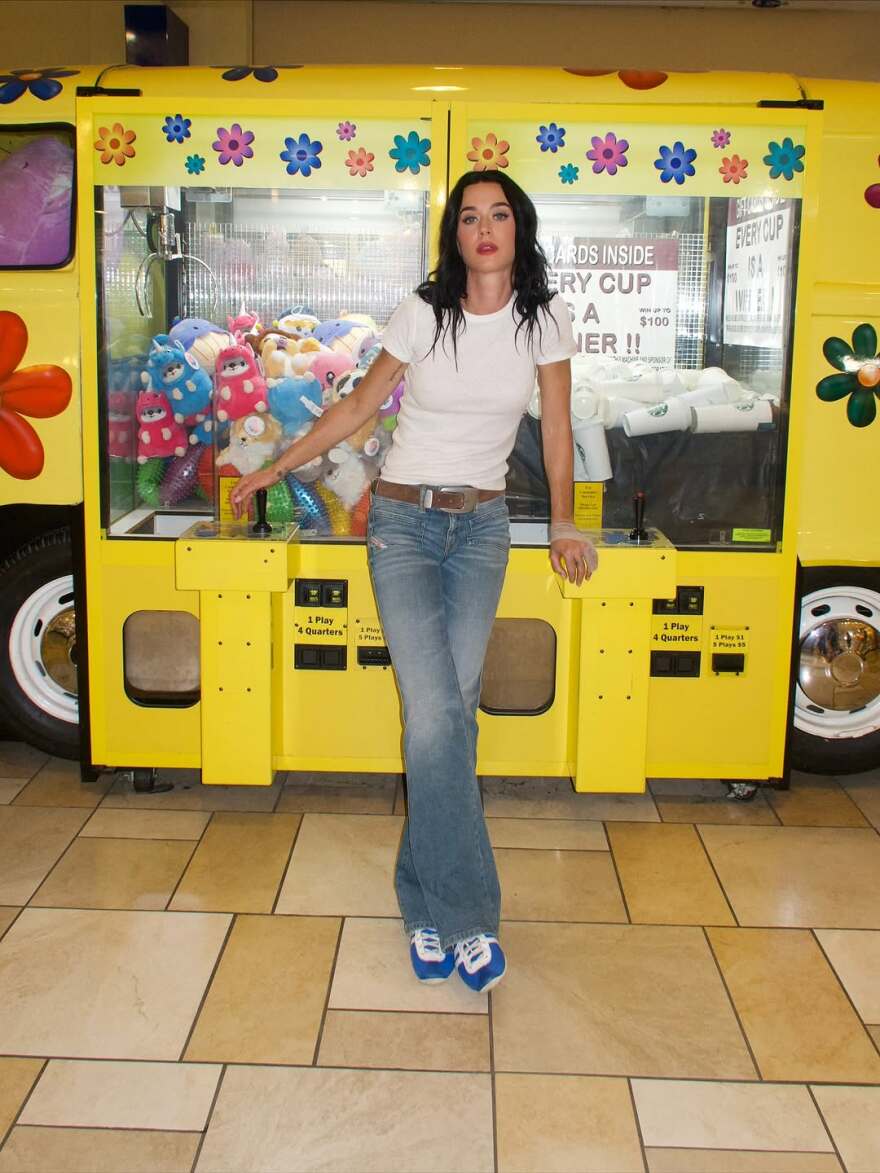 Κέιτι Πέρι μετά την κυκλοφορία του «Bandaids» που αναφέρεται στον χωρισμό της με τον Ορλάντο Μπλουμ: Είναι τρομακτικό να δείχνεις ευάλωτος