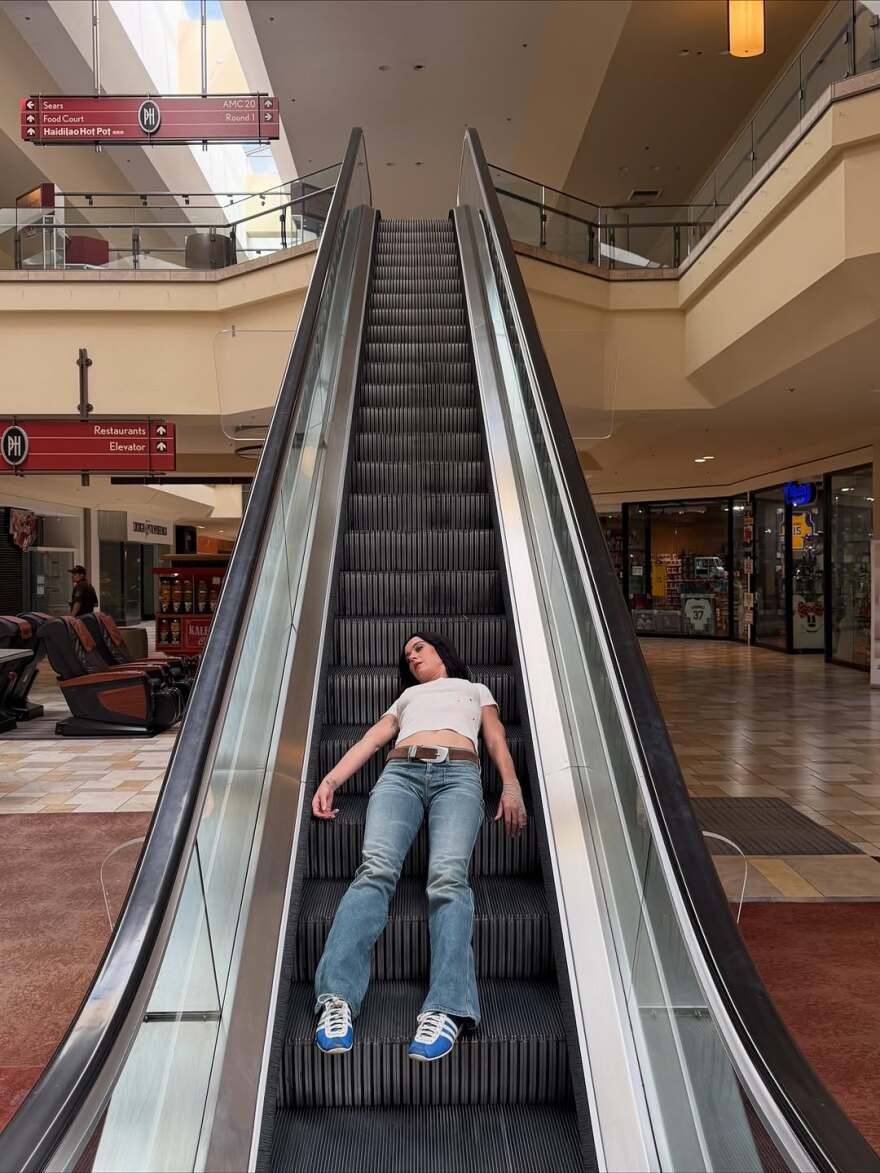 Κέιτι Πέρι μετά την κυκλοφορία του «Bandaids» που αναφέρεται στον χωρισμό της με τον Ορλάντο Μπλουμ: Είναι τρομακτικό να δείχνεις ευάλωτος