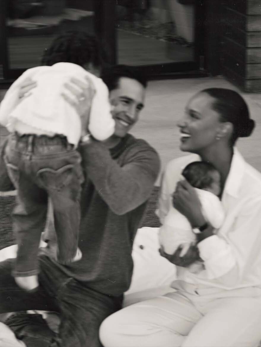 Γέννησε η Τζάσμιν Τουκς - Είχε ανοίξει το Victoria’s Secret Fashion Show στον ένατο μήνα της εγκυμοσύνης της