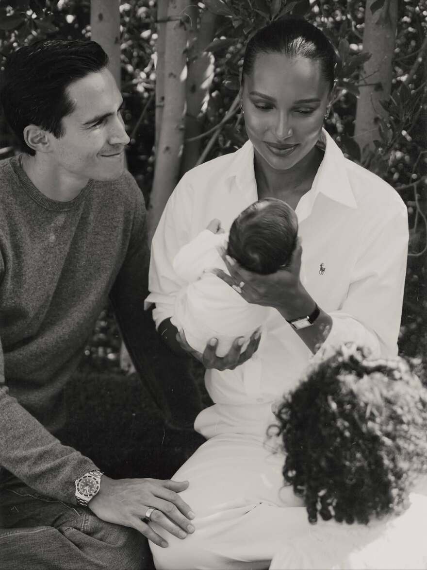 Γέννησε η Τζάσμιν Τουκς - Είχε ανοίξει το Victoria’s Secret Fashion Show στον ένατο μήνα της εγκυμοσύνης της