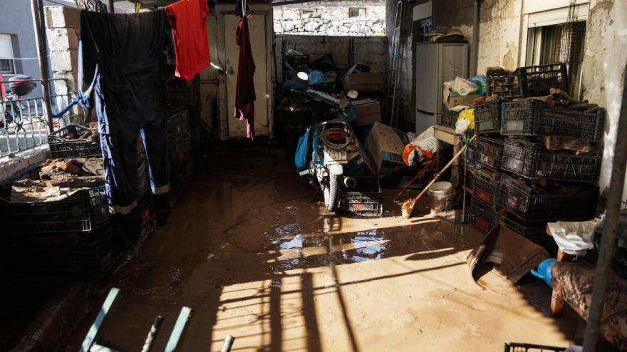 Λέσβος: Εικόνες καταστροφής από τη σφοδρή κακοκαιρία - Δείτε φωτογραφίες<br />
