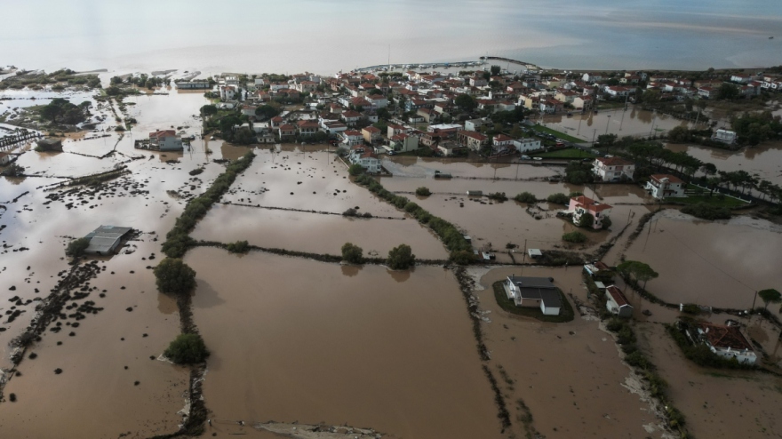 Λέσβος: Εικόνες καταστροφής από τη σφοδρή κακοκαιρία - Δείτε φωτογραφίες<br />
