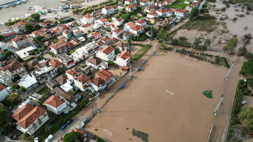 Λέσβος: Εικόνες καταστροφής από τη σφοδρή κακοκαιρία - Δείτε φωτογραφίες<br />
