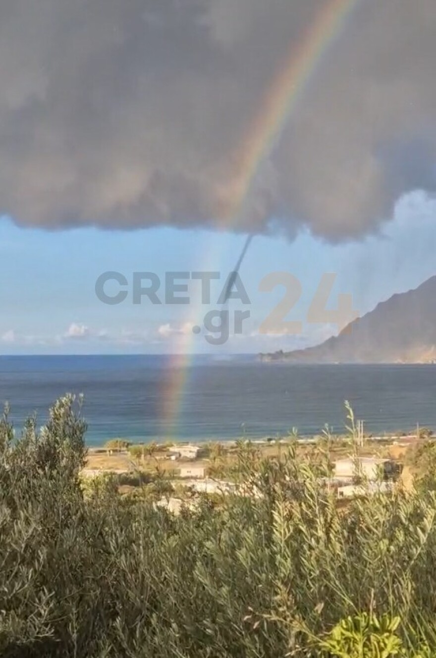 Σπάνια «συνάντηση» υδροστρόβιλου με ουράνιο τόξο ανοιχτά της Κρήτης - Δείτε βίντεο