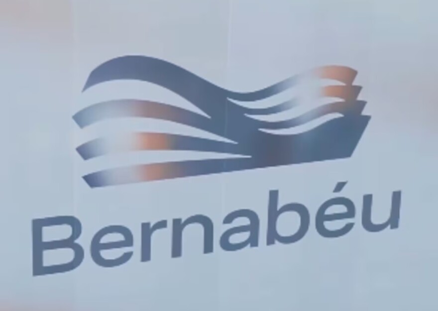 Η Ρεάλ μετονομάζει το γήπεδό της, αλλάζει λογότυπο και δεν σταματά να μετρά κέρδη