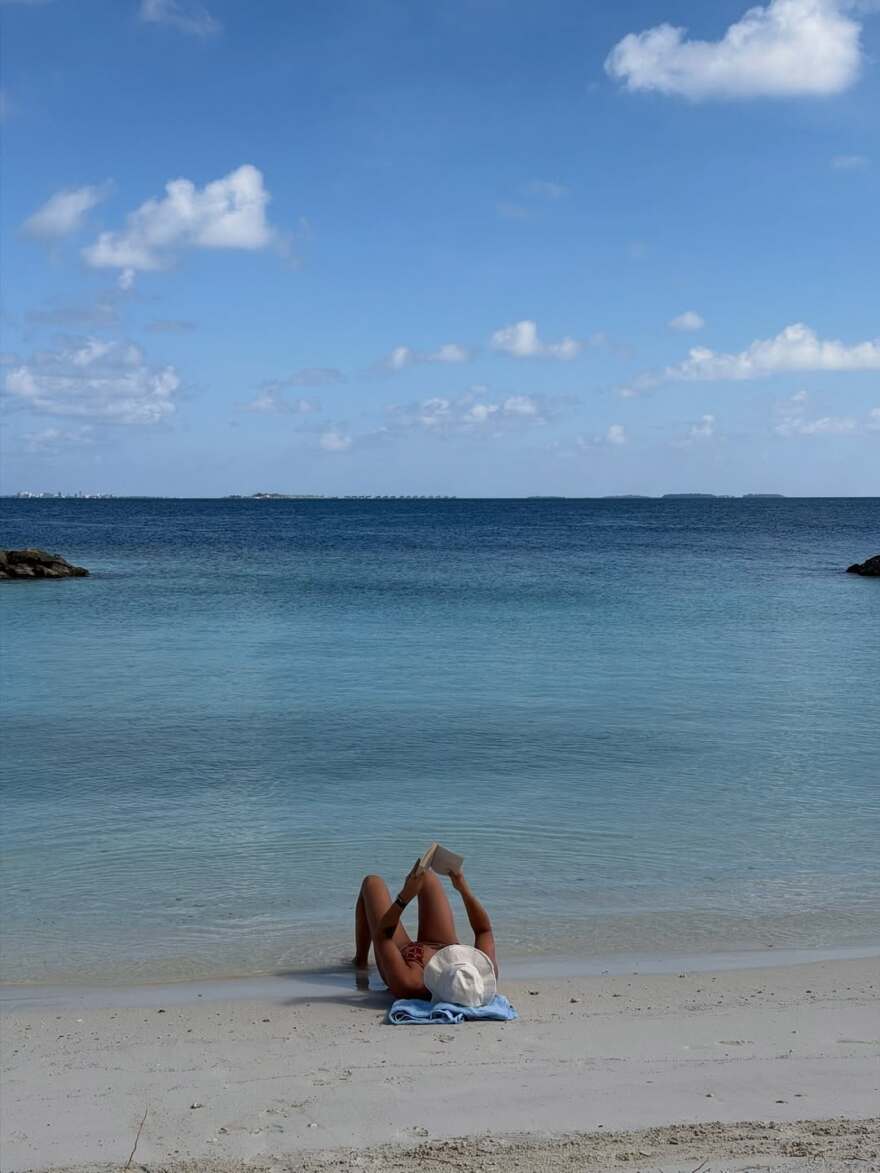 H Αρίνα Σαμπαλένκα φόρεσε το μπικίνι της και ξεκουράζεται μετά την πιο προσοδοφόρα σεζόν - Δείτε φωτογραφίες H Αρίνα Σαμπαλένκα φόρεσε το μπικίνι της και ξεκουράζεται μετά την πιο προσοδοφόρα σεζόν - Δείτε φωτογραφίες