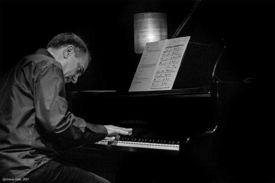 Asterismyth: Μουσική για Αστερισμούς και Μύθους