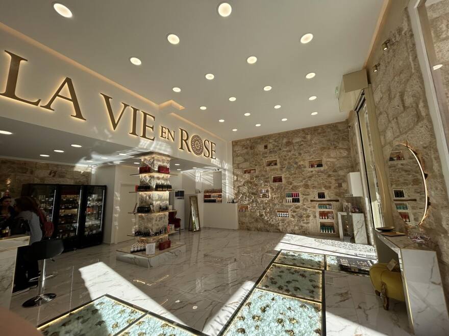 LA VIE EN ROSE: Η μεγαλύτερη Black Friday προσφορά - Μισή τιμή σε όλα τα προϊόντα του site και των καταστημάτων
