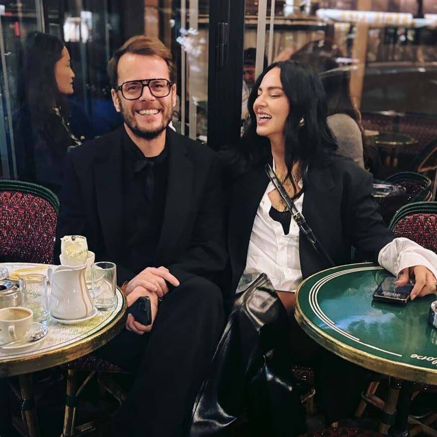 Ζενεβιέβ Μαζαρί: Τα φιλιά με τον σύζυγό της στο Παρίσι - Δείτε φωτογραφίες