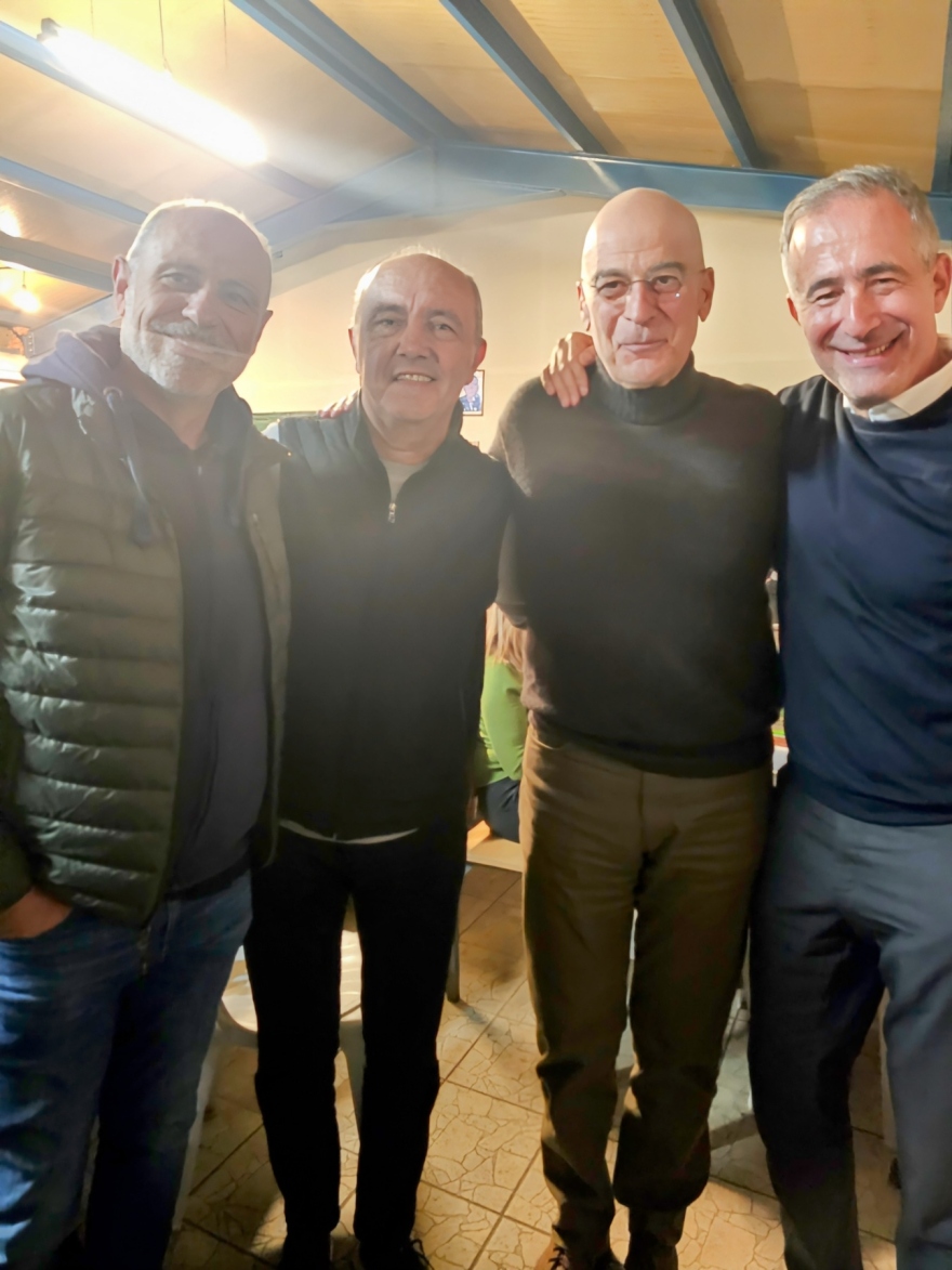 Φλώρινα: Δένδιας, Κεραμέως, υφυπουργοί και βουλευτές της ΝΔ σε παραδοσιακό βράσιμο τσίπουρου σε καζάνι – Δείτε βίντεο
