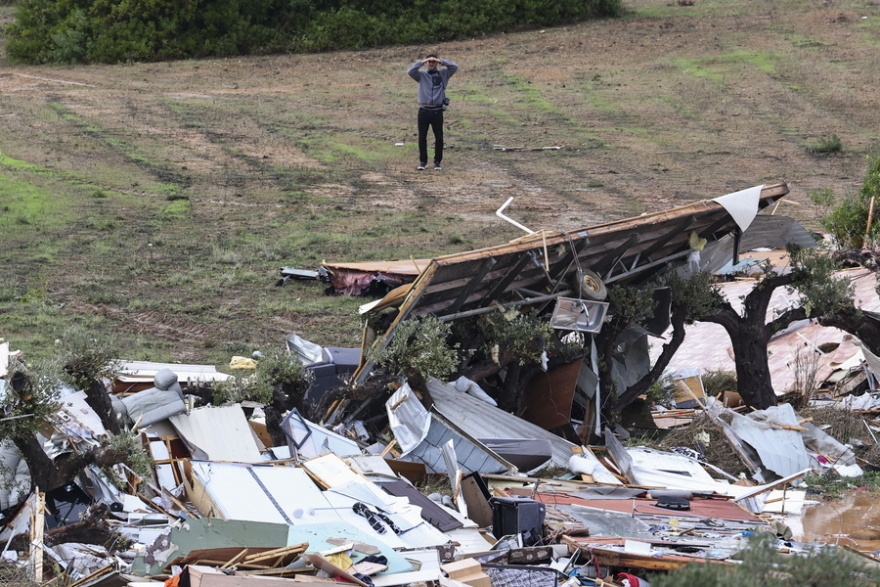 Τρεις νεκροί και δεκάδες τραυματίες από το σαρωτικό πέρασμα της καταιγίδας «Κλαούντια» στην Πορτογαλία