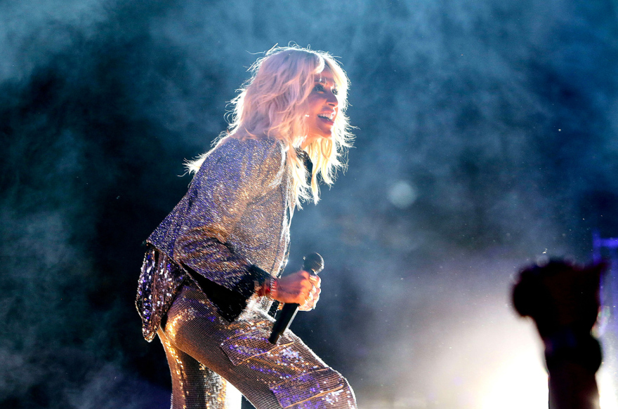 Άννα Βίσση: Από τα αζήτητα, στην ολική επαναφορά - Οι sold out εμφανίσεις και το... σουξέ από την Gen Z μέχρι τους 60άρηδες