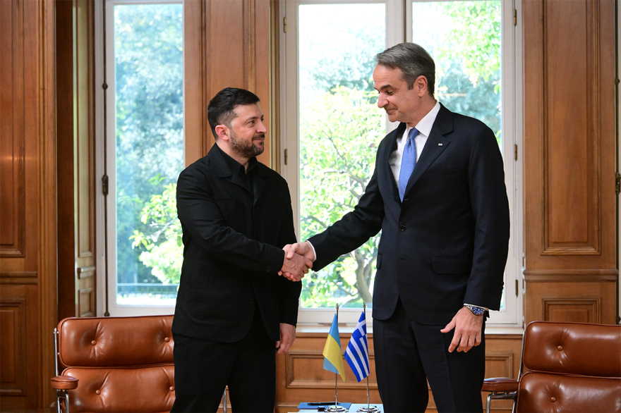 Μαξίμου: Ζελένσκι Μητσοτάκης και Γκιλφόιλ υπέγραψαν την ενεργειακή συμφωνία Ουκρανίας - Ελλάδας 11 zelenski-mitsotakis-3