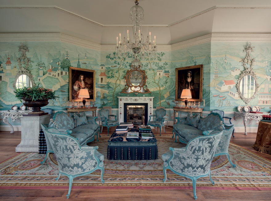 Lucinda Oakes: Ζωγραφική πέρα από τους καμβάδες