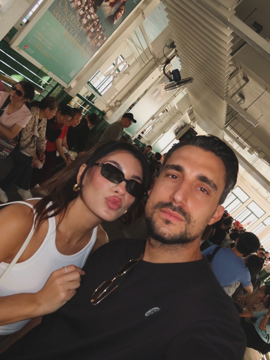 Μαριαλένα Ρουμελιώτη - Σάκης Κατσούλης: Το φωτογραφικό άλμπουμ από το ταξίδι τους στο Χονγκ Κονγκ