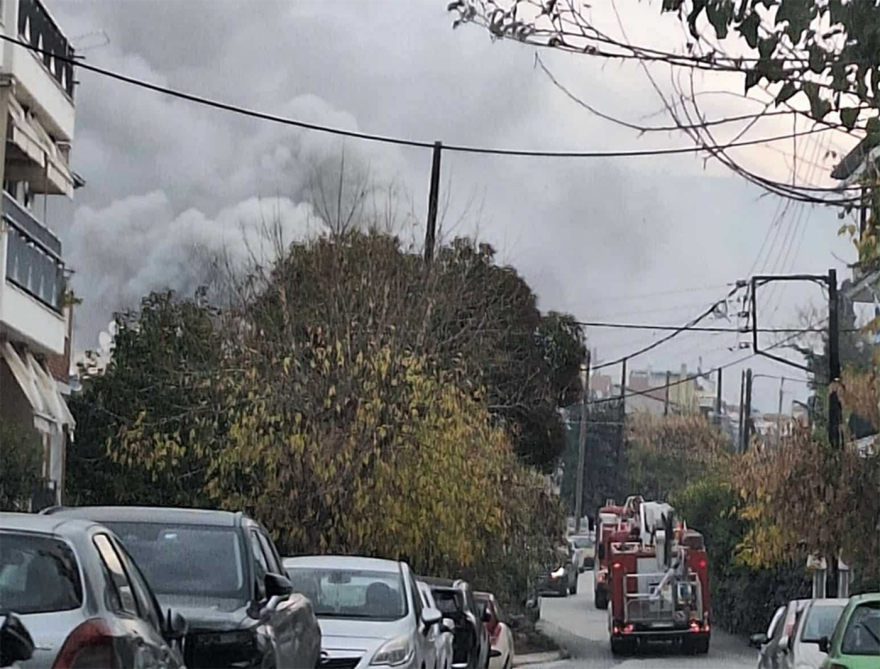 Φωτιά σε διαμέρισμα στη Θεσσαλονίκη - Δείτε φωτογραφίες