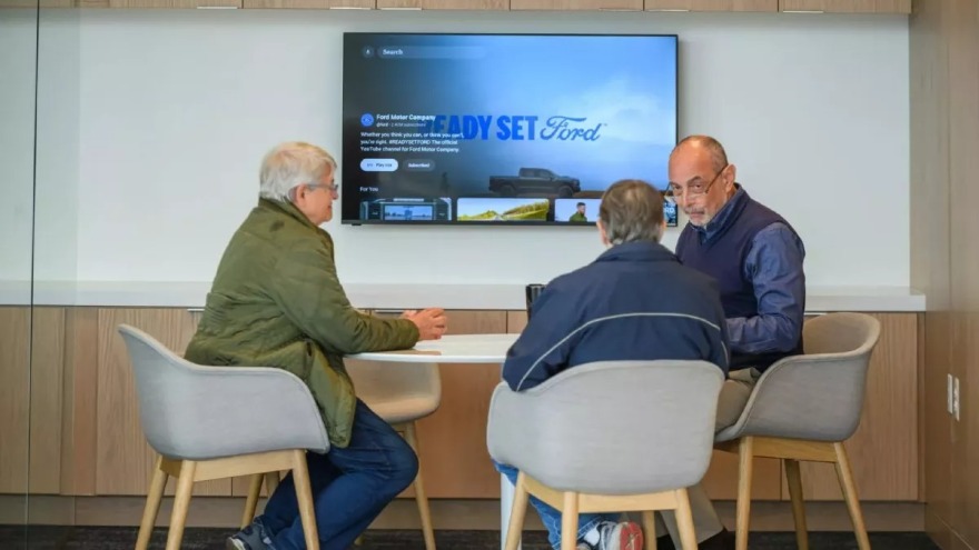 Η Ford κερνάει brunch