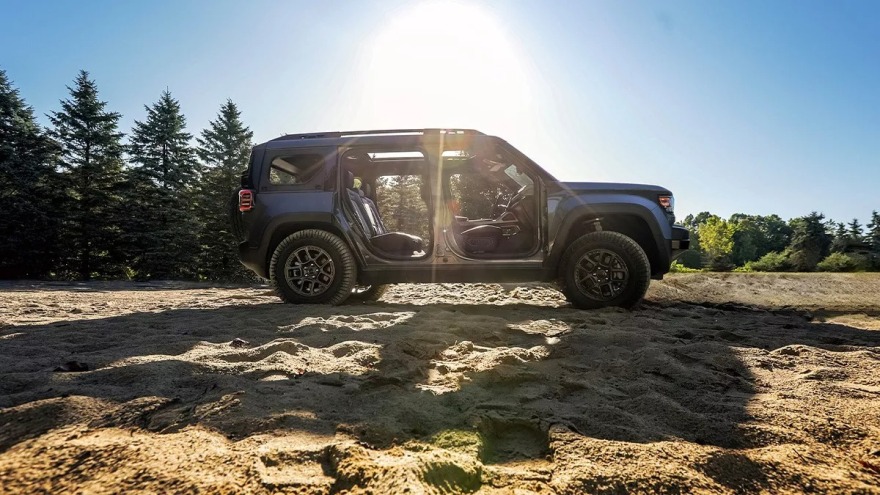 251119075908_jeep-recon-8