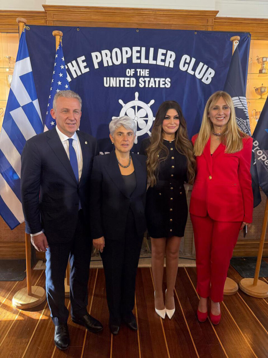 Κίμπερλι Γκιλφόιλ: «Προσωπική δέσμευση του προέδρου Τραμπ η ενίσχυση της συνεργασίας με την Ελλάδα»