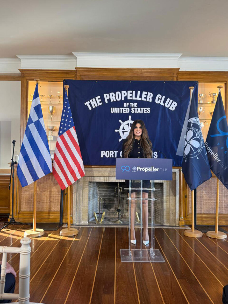 Κίμπερλι Γκιλφόιλ: «Προσωπική δέσμευση του προέδρου Τραμπ η ενίσχυση της συνεργασίας με την Ελλάδα»