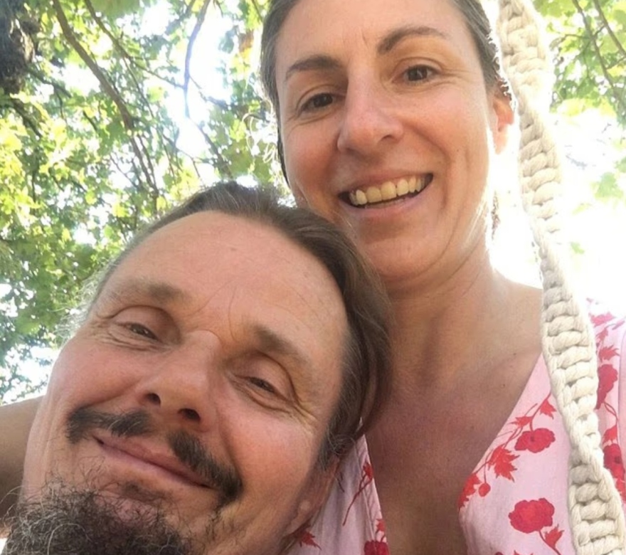 Ιταλία: Οικογένεια που ζούσε εκτός δικτύου έχασε την επιμέλεια των τριών παιδιών της από τις αρχές