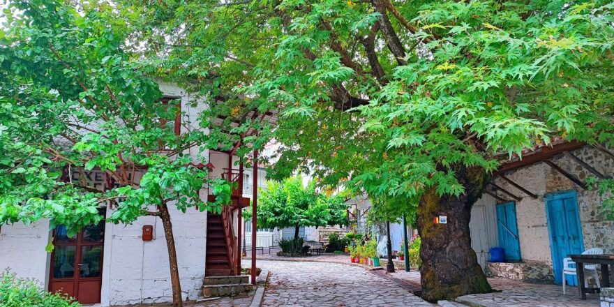 Χριστούγεννα σε 5 χωριά της Στερεάς Ελλάδας - Προτάσεις για κοντινές και εορταστικές αποδράσεις