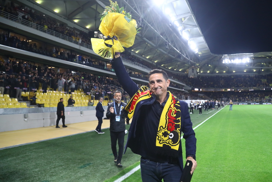 Στο «πόδι» η Νέα Φιλαδέλφεια για τον Χιμένεθ, τιμήθηκε από Μάριο Ηλιόπουλο και Original - Δείτε βίντεο και φωτογραφίες