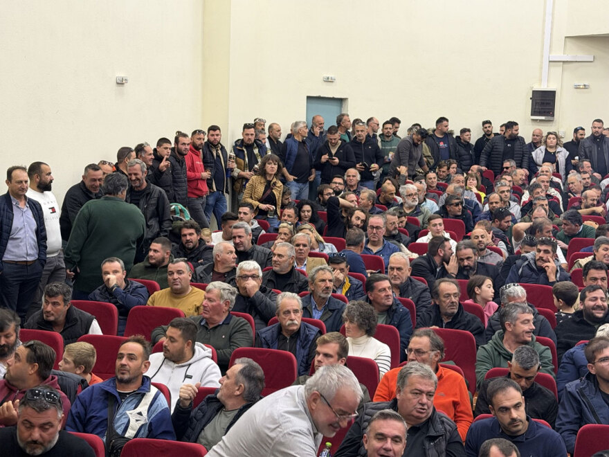 Μπλόκα σε Εθνικές Οδούς από τις 30 Νοεμβρίου και κλείσιμο λιμανιών και τελωνείων αποφάσισαν οι αγρότες