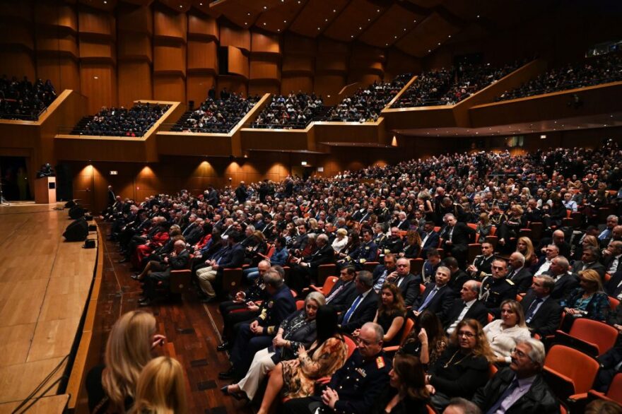 Λαμπρή εκδήλωση παρουσία Δένδια για την ημέρα των Ενόπλων Δυνάμεων στο Μέγαρο Μουσικής