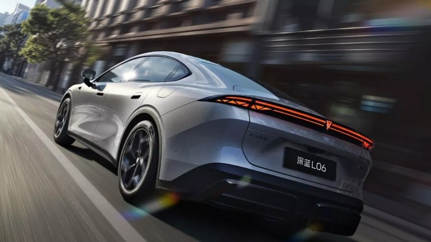 Το Deepal L06 διαθέτει ενεργητική ανάρτηση