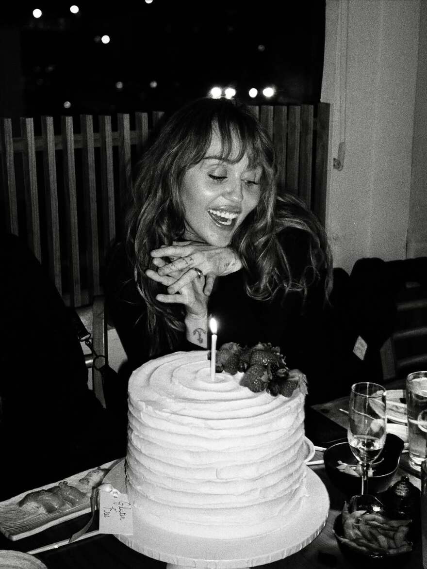 Το μόνο που θέλω φέτος είναι περισσότερα γέλια, έγραψε για τα γενέθλιά της η Μάιλι Σάιρους
