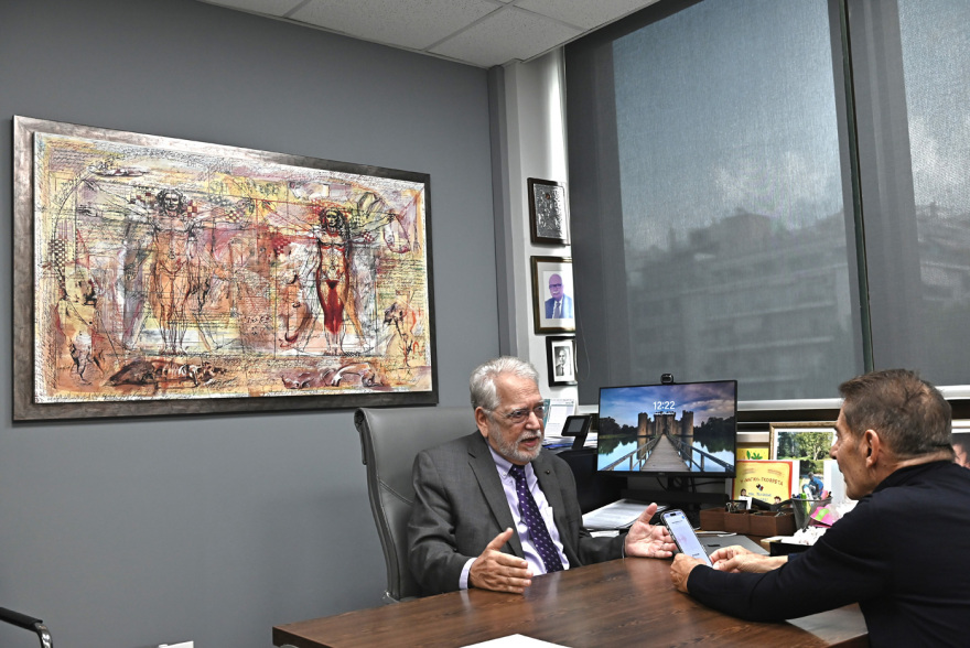 Ο καθηγητής Χρούσος στον Δανίκα: «Είμαστε φτιαγμένοι να ζούμε 132 χρόνια αλλά δεν τα καταφέρνουμε λόγω στρες»