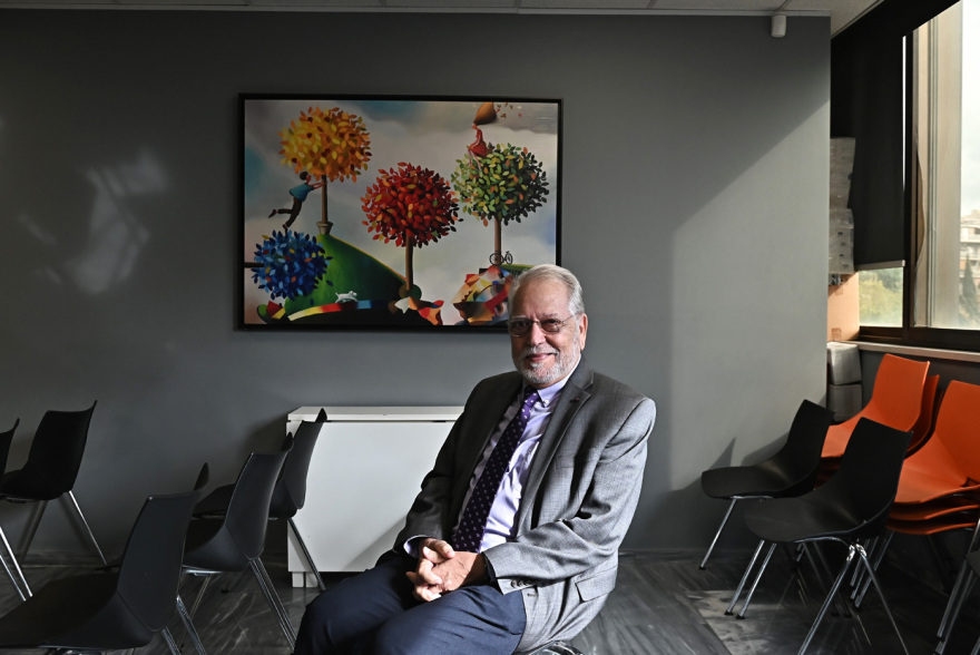 Ο καθηγητής Χρούσος στον Δανίκα: «Είμαστε φτιαγμένοι να ζούμε 132 χρόνια αλλά δεν τα καταφέρνουμε λόγω στρες»