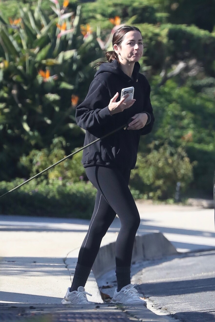 Η Άνα ντε Άρμας χωρίς μακιγιάζ στους δρόμους του Λος Άντζελες - Δείτε φωτογραφίες